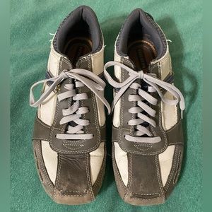 Sketchers sneaker 11.5